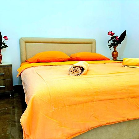 Mala Plaza Apartments ウルツィニ エクステリア 写真