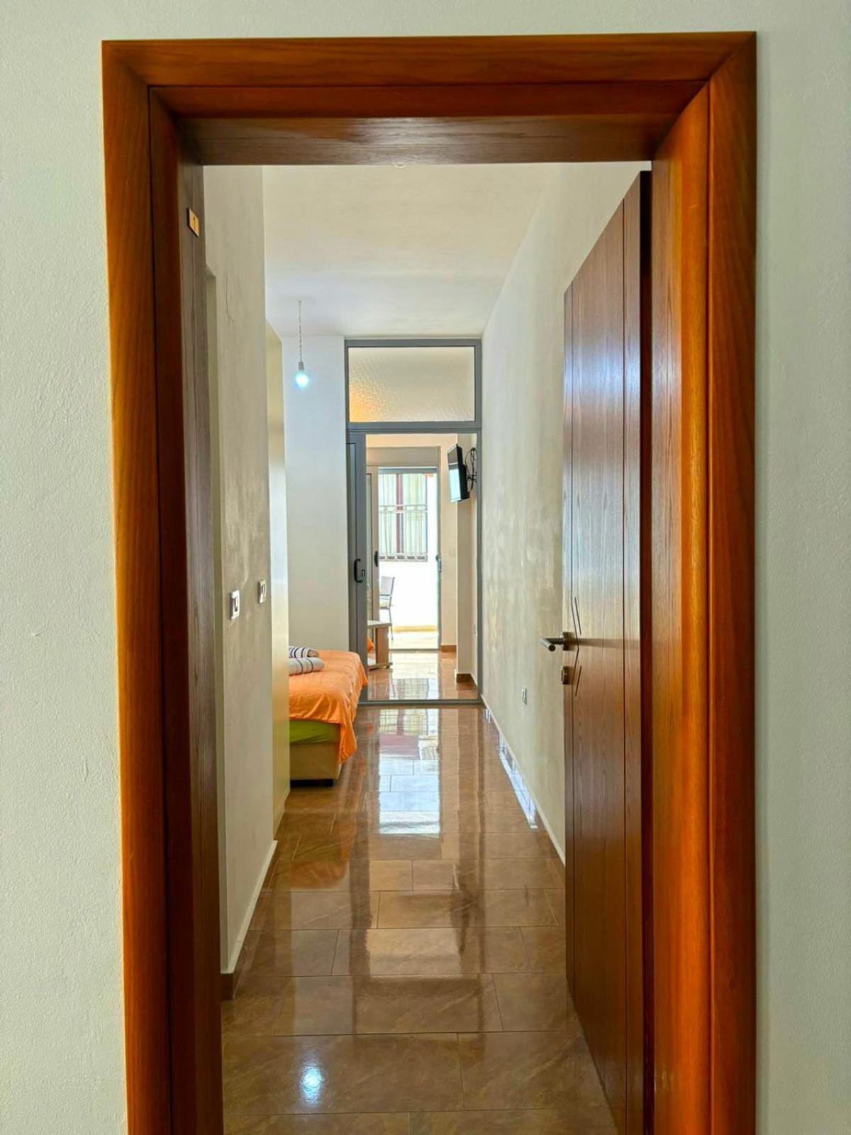 Mala Plaza Apartments ウルツィニ エクステリア 写真